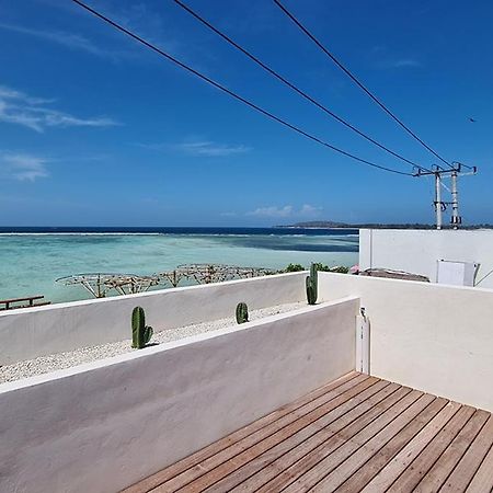 Shore Thing Gili Air Beachfront Apartment Екстер'єр фото
