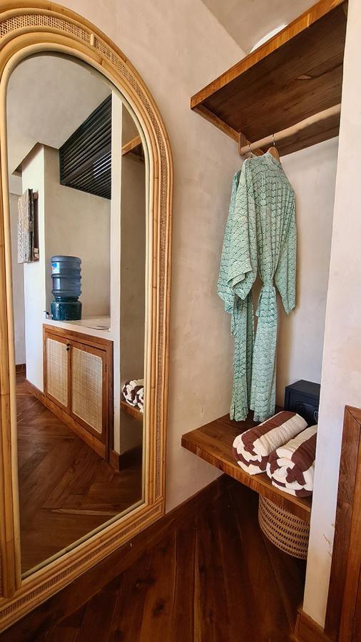 Shore Thing Gili Air Beachfront Apartment Екстер'єр фото
