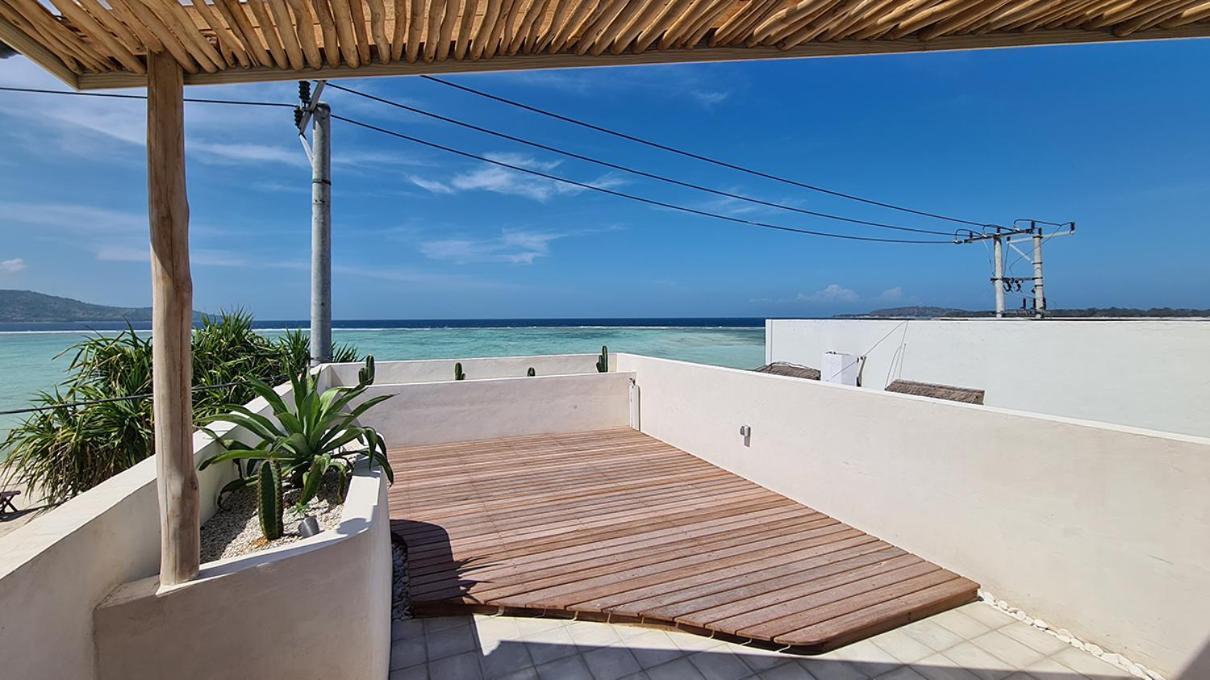 Shore Thing Gili Air Beachfront Apartment Екстер'єр фото