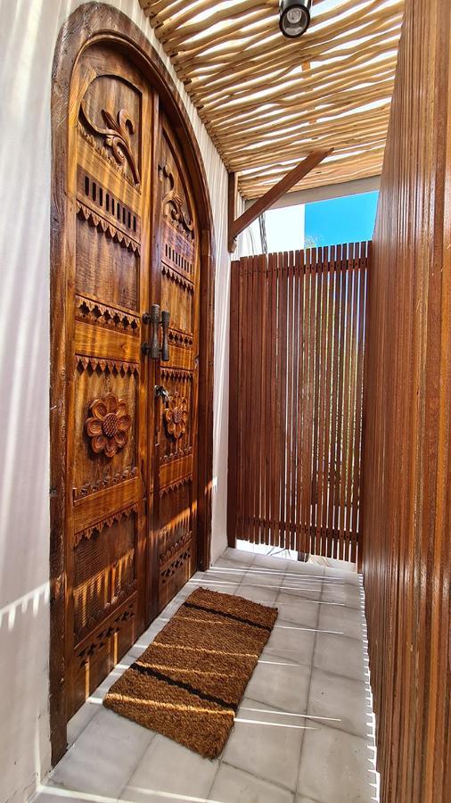 Shore Thing Gili Air Beachfront Apartment Екстер'єр фото
