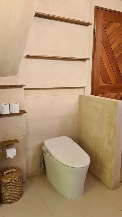 Shore Thing Gili Air Beachfront Apartment Екстер'єр фото